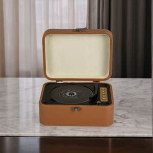 Lecteur de disques album de musique. Lecteur CD. Bluetooth rétro