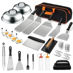 Ensemble d’outils de barbecue en plein air. Ustensiles de cuisine