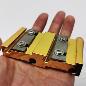 Couteau à chantourner pour violon. Outil pour la fabrication de piano