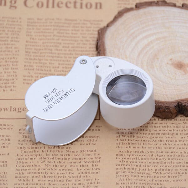 Loupe de bijouterie de calibre 25mm avec éclairage 40 fois. Loupe pour bijoutiers