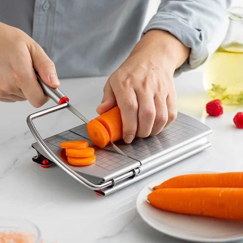 Trancheuse multifonctionnelle. Beurre. Fromage. Jambon. Saucisse. Gadgets de cuisine. Planche à découper en acier inoxydable avec base d’aspiration en silicone – Image 6
