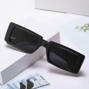 Lunettes de soleil carrées de style tendance à la mode pour femmes