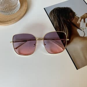 Lunettes de soleil avec monture en métal carré