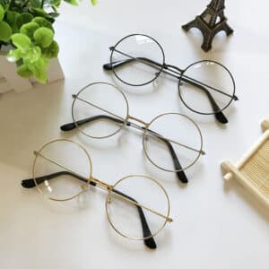 Lunettes plates tendances et à la mode pour hommes et femmes