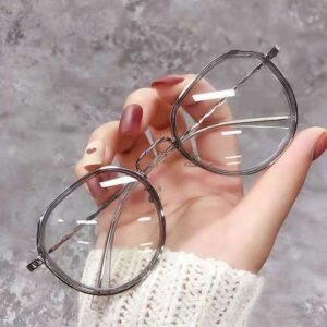 Lunettes plat à cadre métallique. Nouvelles lunettes anti-lumière bleue