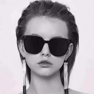 Lunettes de soleil rectangulaires pour femmes. Lunettes de soleil carrées sans bord