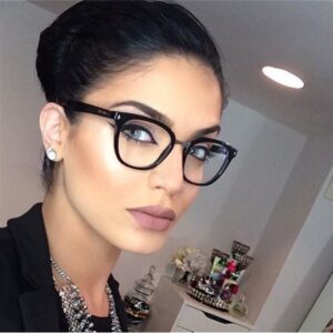 Lunettes rétro à monture complète et rivetée pour femmes