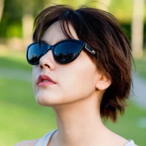 Lunettes de soleil rétro avec incrustation en cuir et verres polarisés