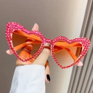 Lunettes de soleil en forme de cœur à la mode pour femmes