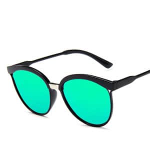 Lunettes de soleil à grande jante. Lunettes de mode colorées