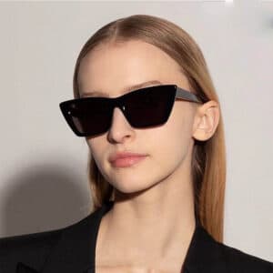 Lunettes de personnalité avec une grande monture pour femmes