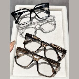 Lunettes à monture carrée tendances et à la mode
