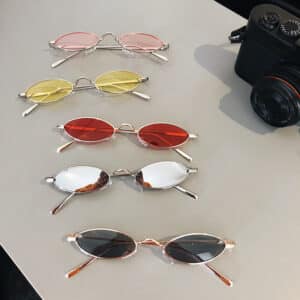 Lunettes de soleil rétro à verres jaunes et rouges à la mode pour femmes