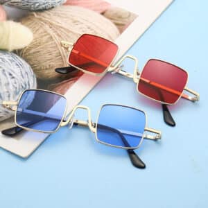 Lunettes à monture carrée à la mode