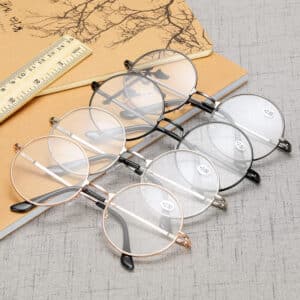 Lunettes de lecture classiques invaincues. Monture en cercle parfait