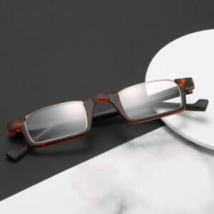 Nouvelles lunettes de lecture HD pour personnes âgées. Lunettes de lecture confortables. Boîte Lunettes pour presbytes