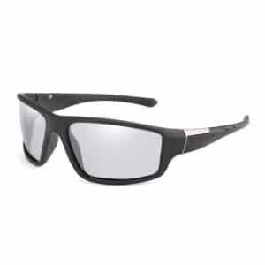 Lunettes de sport noires mates. Lunettes de soleil à la mode