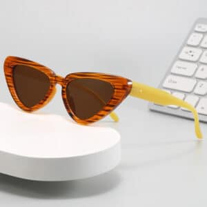 Lunettes de soleil triangulaires. Lunettes de protection tendances et à la mode