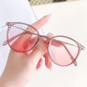 Lunettes tendances à la mode pour femmes