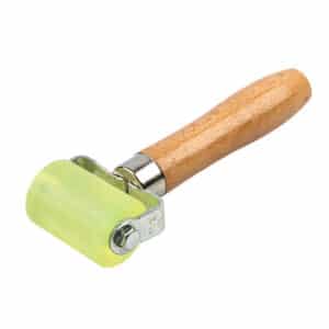 Kit de réparation de pneus. Rouleau pinceur pour film