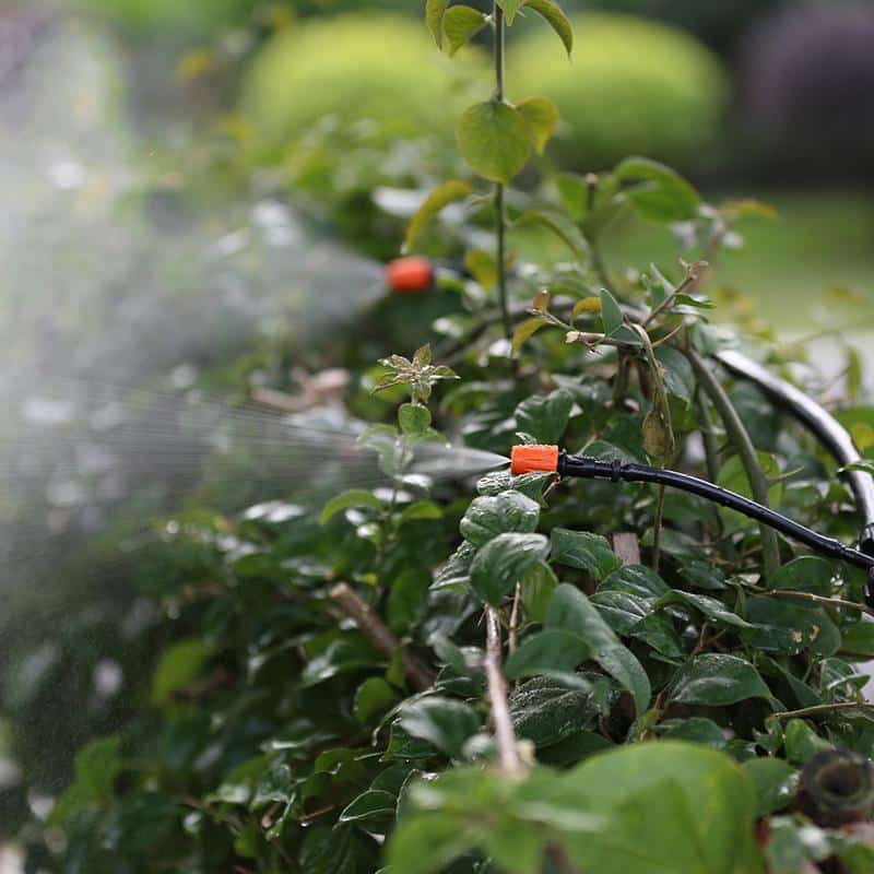 Kit d'arrosage automatique de jardin par brumisation avec 10 à 30m de tuyau et 10 à 20 buses de pulvérisation réglables – Image 7