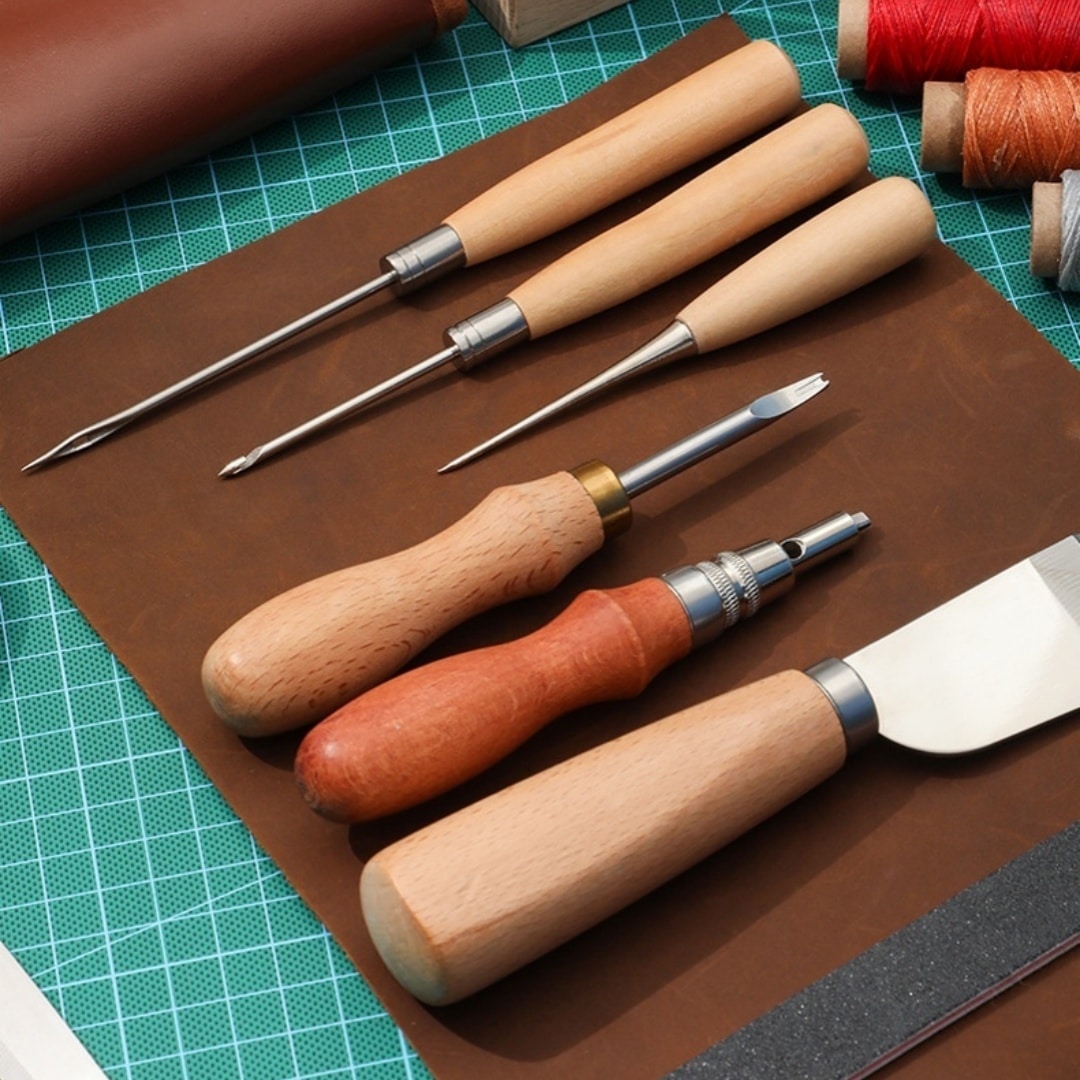 Kit d'outils pour travailler le cuir